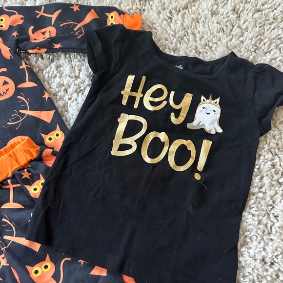 Cute little boy, or a little girl, Halloween holiday matching outfit set. - Picture 3 of 4